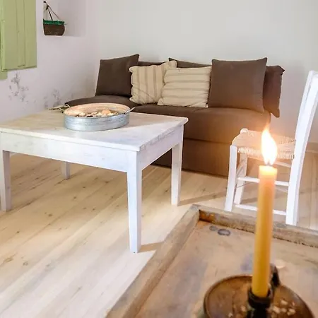 Stunning House In Castle Settlement בית נופש אנו סירוס