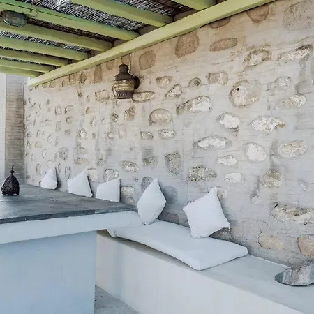 Stunning House In Castle Settlement Ano Syros