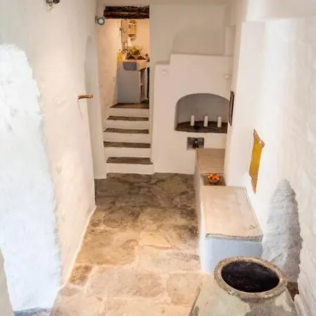 Holiday home Stunning House In Castle Settlement Ano Syros